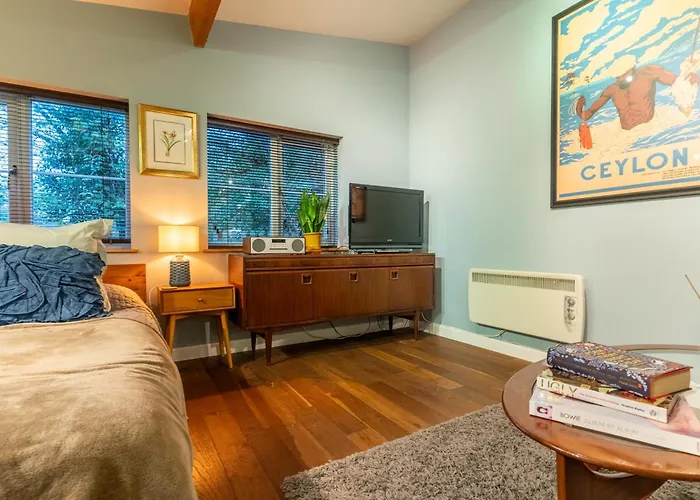 Somerset Lodge, A Secret Hideaway